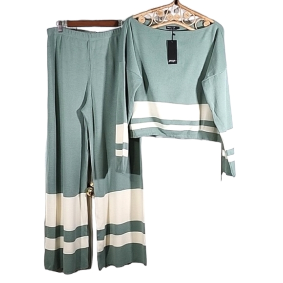 Nasty Gal Sweater and Wide Leg Lounge Set - Picture 4 of 5